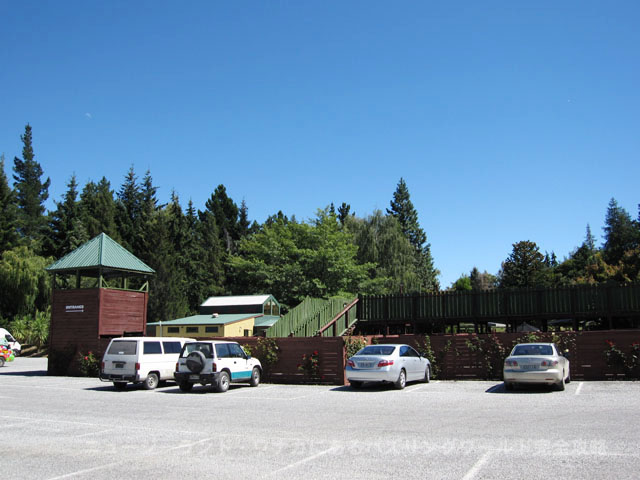 ������H���̒��ԏ�